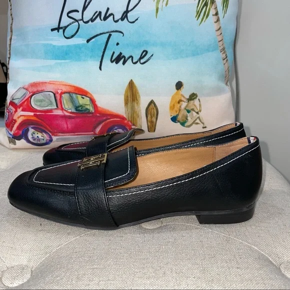 Tommy Hilfiger NWOB! Trudiy2 Black Loafer Signature Beckle Shoes Size 7.5 - Picture 3 of 11